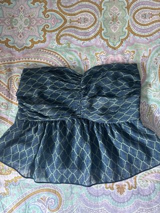 Top estampado azul y verde