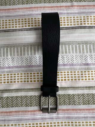 Cinturón de piel negro 115cm