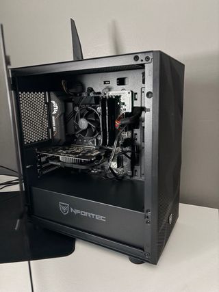 PC Gaming montado por piezas