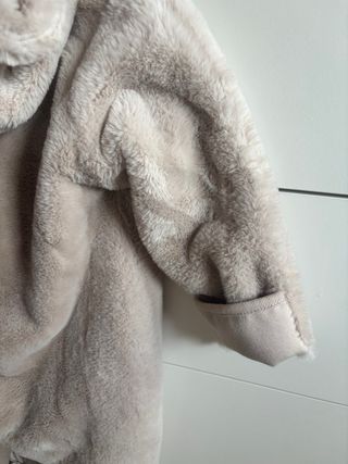 Buzo pelito bebé con capucha de osito