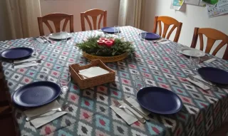 Mesa de comedor cuadrada