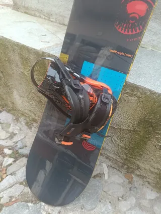 Snowboard Rossignol Taipan 58 con attacchi