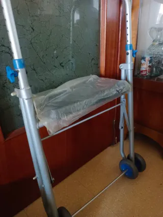 Andador Taca Taca con Asiento y Ruedas