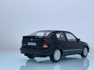 1:18 Opel Kadett GSi año 1991 color Negro Norev