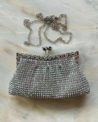 Bolso joya clutch pedrería brillante plateado