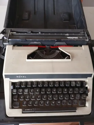 4 Máquinas de Escribir