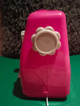 Máquina de coser de juguete rosa Totally me