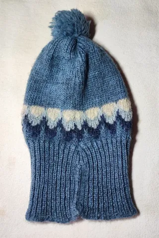 Berretto Silvy lana blu con pompon