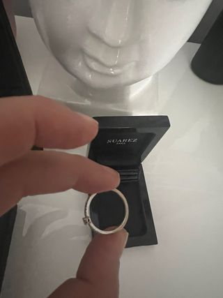 Anillo Suárez Oro Blanco y Diamantes