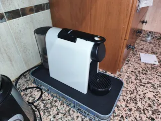 Cafetera Nespresso DeLonghi Blanca
