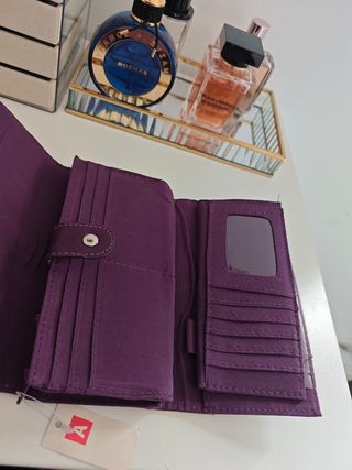 Portafogli Viola con Fibbia