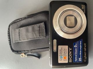 Cámara Sony Cyber-shot DSC-W520 14.1 MP + Accesori