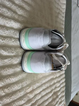 Zapatillas Scalpers grises y verdes