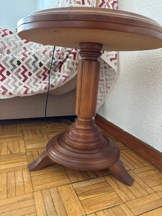 Mesita auxiliar redonda de madera y mármol
