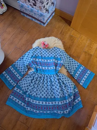 Vestido estampado mangas acampanadas