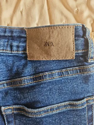 Vaqueros Zara bootcut campana ligera talla 36