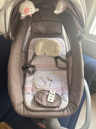Mecedora para bebé con musica Se mesea con bateria