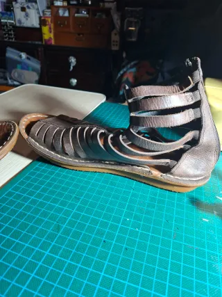 Sandalias Kickers Cuero Talla 39