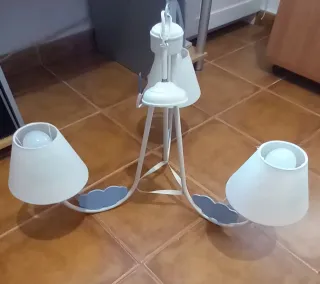 Lámpara de techo y perchero a juego