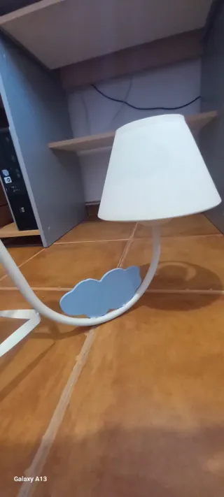 Lámpara de techo y perchero a juego