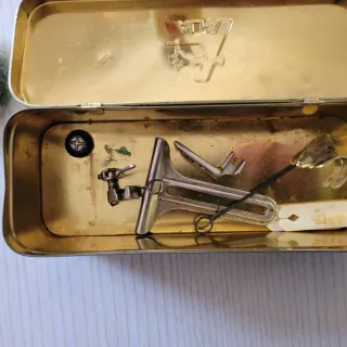 Máquina de coser Alfa antigua