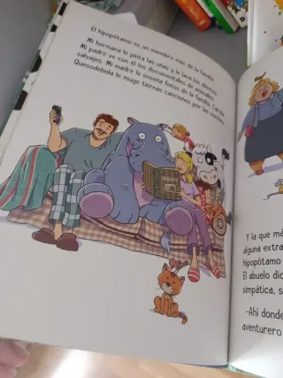 Hay un hipopótamo en la bañera (Spanish Edition)