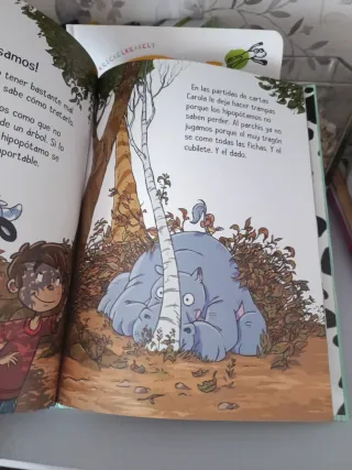 Hay un hipopótamo en la bañera (Spanish Edition)