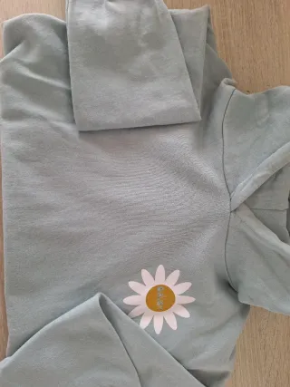 Sudadera niña con estampado de margarita
