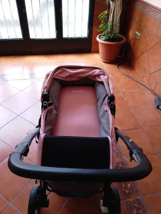 Carrito de bebé rosa completo paseo y coche