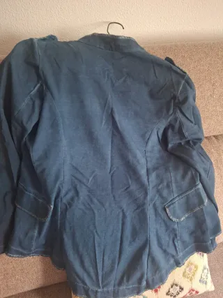 Chaqueta azul militar