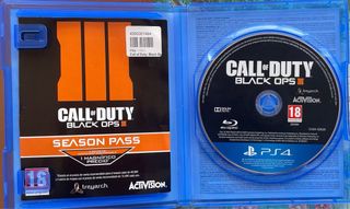 PS4 con cascos Razer y juegos (GTA V y BO3)