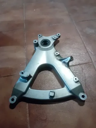 Soporte Escape Suzuki Burgman 400 08