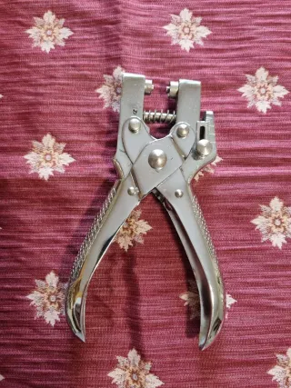 Alicates Perforadora Remaches