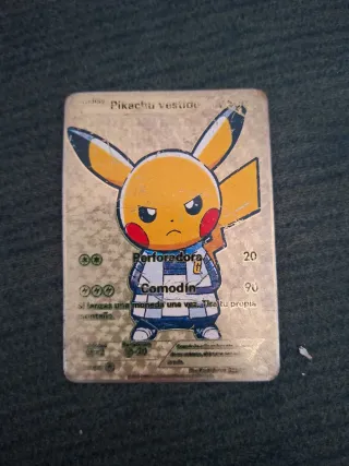 Carta Pokémon Pikachu Vestido Dorada