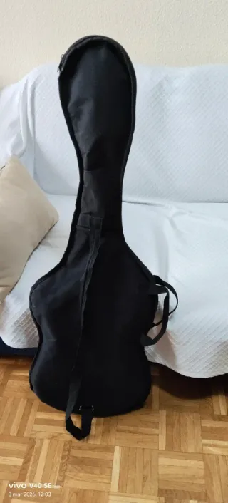 Guitarra Eléctrica Behringer Negra