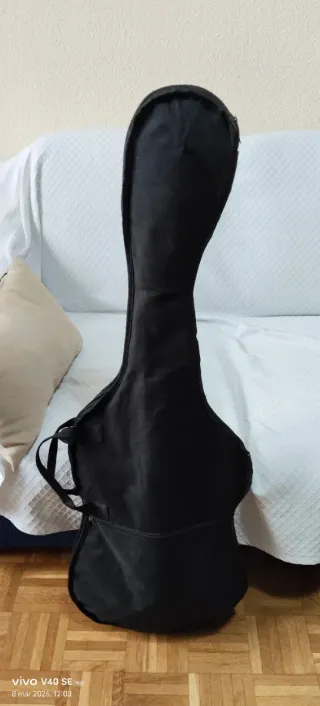 Guitarra Eléctrica Behringer Negra