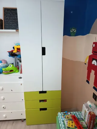 Mueble infantil Ikea blanco y verde