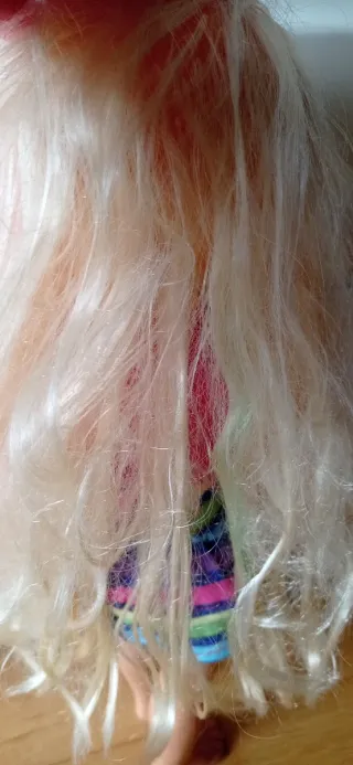 Nancy con tizas para el pelo