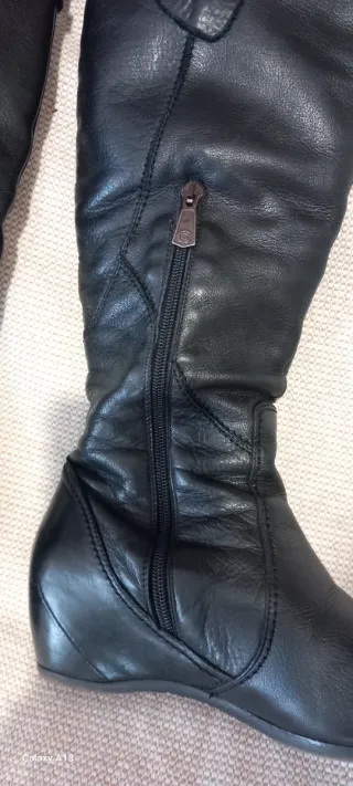 Botas mosqueteras de piel negras