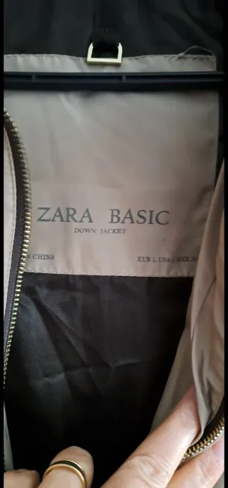 Chaqueta Zara Beige con Cinturón Marrón