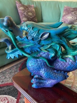 Grande Statua di Drago Dipinta a Mano