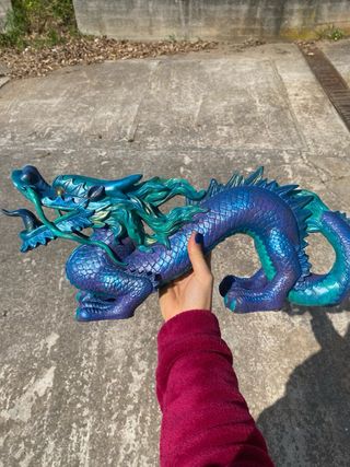 Grande Statua di Drago Dipinta a Mano