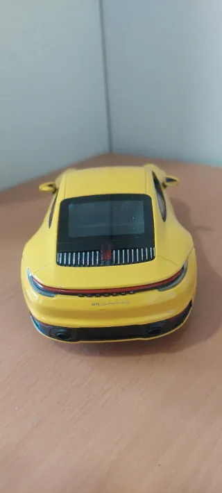 Coche a escala Porsche 911 Carrera 4S NEX