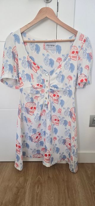 Vestido Aire Retro Calaveras y Corazones