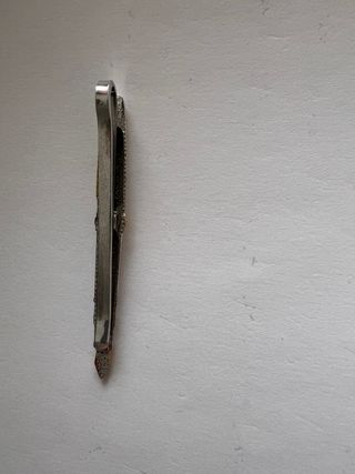 Pasador de corbata pluma estilográfica