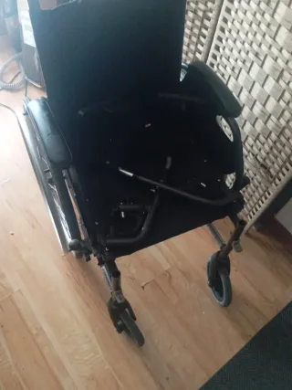 Silla de ruedas ligera.