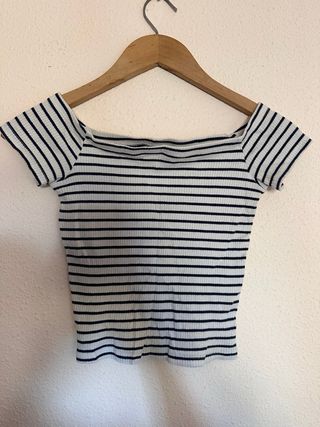 Top rayas off-shoulder