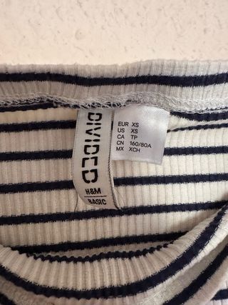 Top rayas off-shoulder