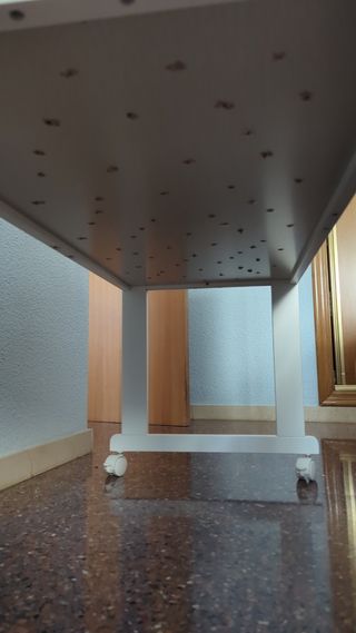 Cuna de bebé blanca casi nueva