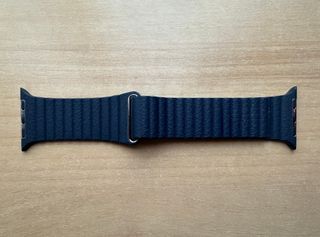 Apple Watch 42mm. Midnight Blue Leather Loop L